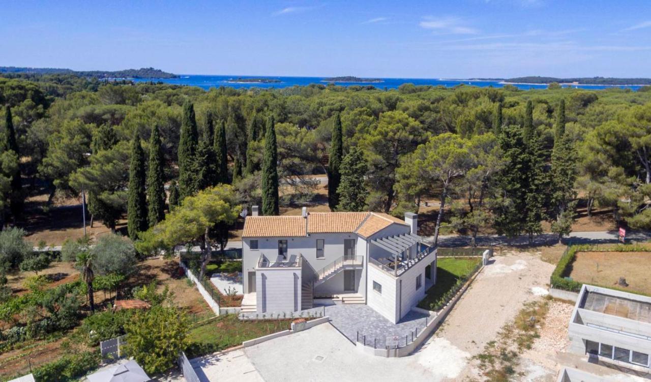 Villa Pinia Fažana Exterior foto